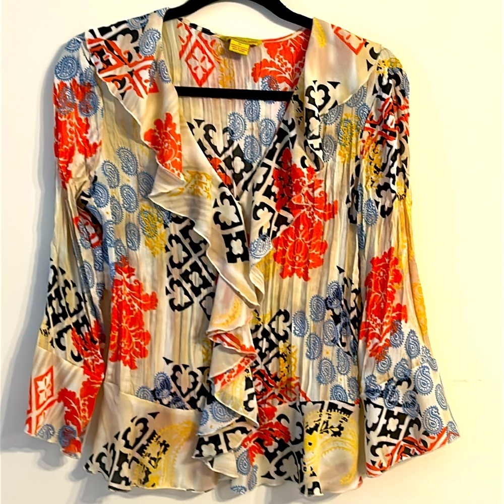 Floral Ruffle V-Neck Blouse in Cream and Multi - Picture 4 of 7